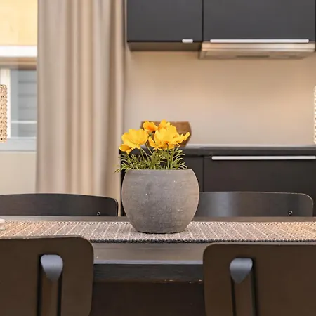 38 Apartment *